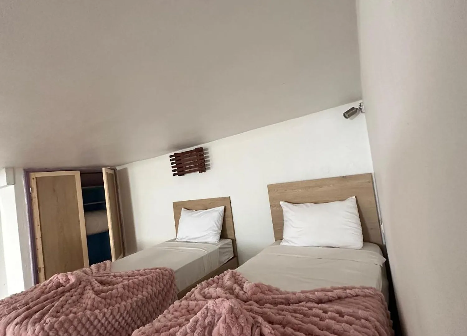 Yousurf Surf House Essaouira Marocko