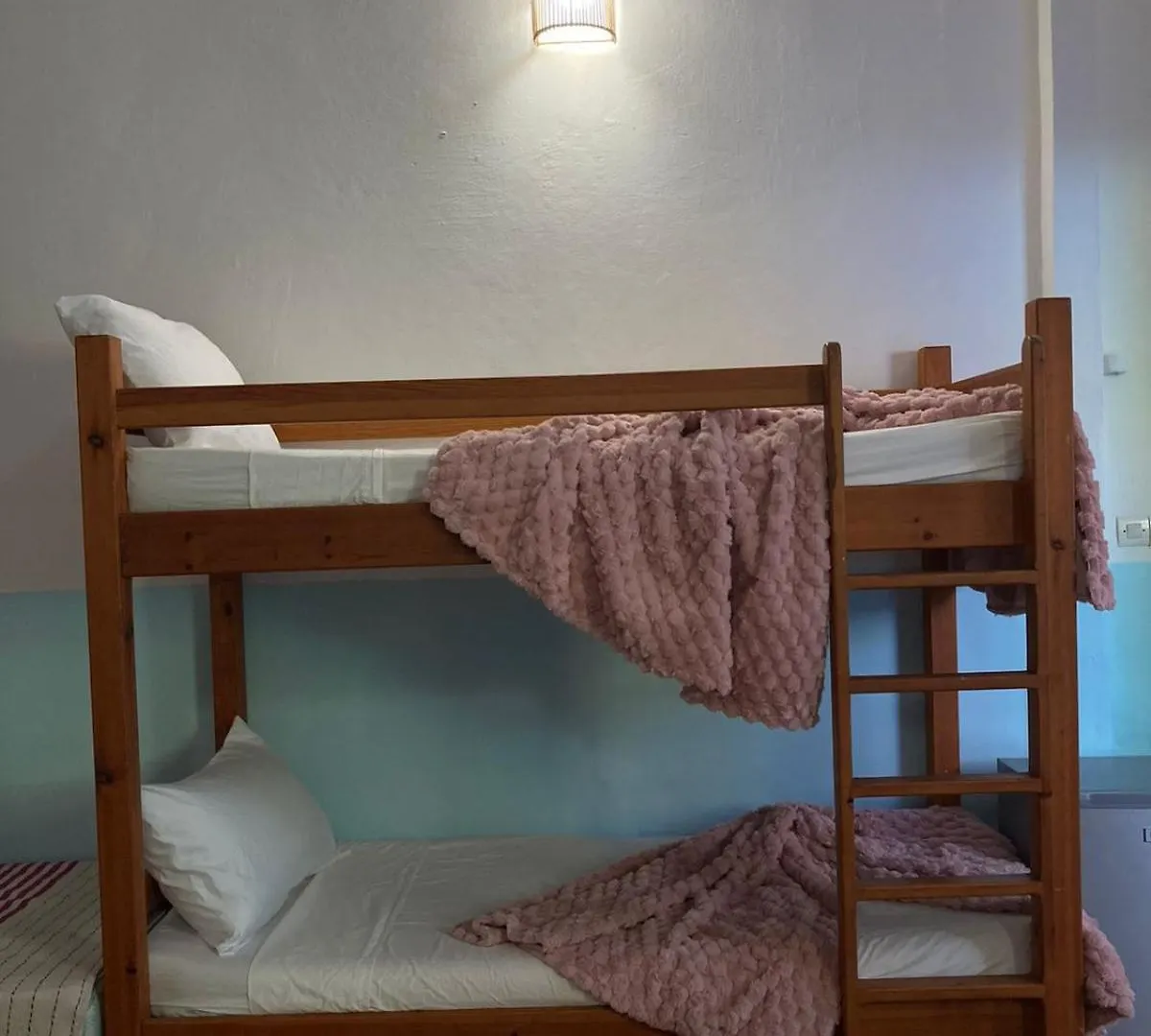 Yousurf Surf House As-Suwajra